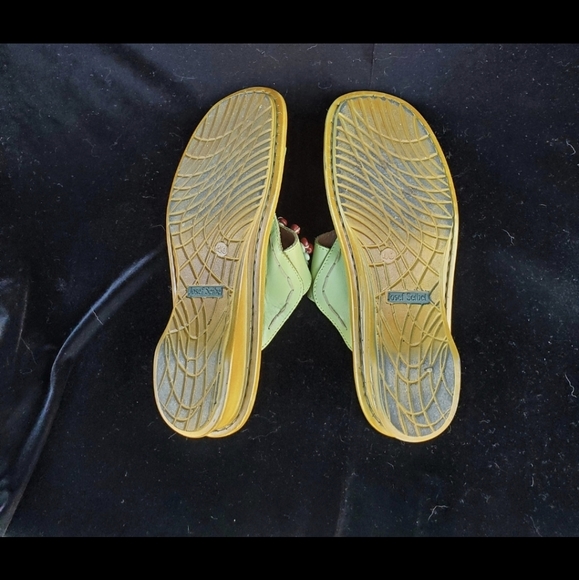 Josef Seibel Leather Round Open Toe with Toe-Loop Slide On Sandals. - Picture 8 of 16